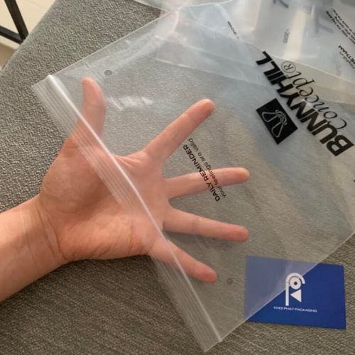in túi zipper chỉ trắng theo yêu cầu